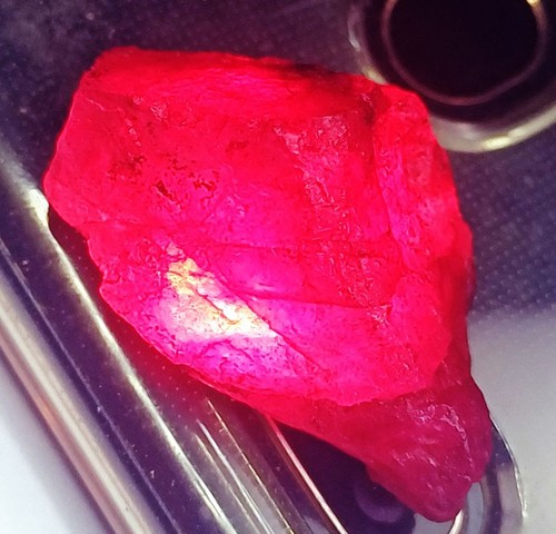 Gemme naturelle beryl rouge - gemme,
