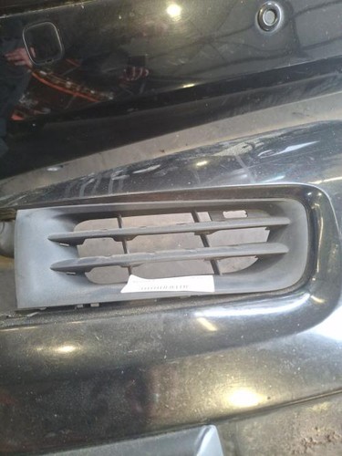 Calandre droite renault megane - calandre,