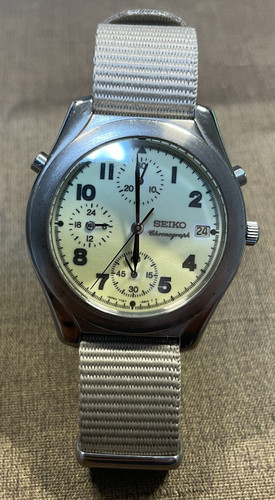 Montre chronographe quartz - à,
