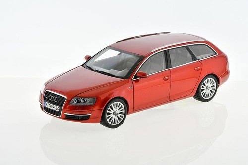 Audi avant red metallic - red,