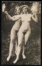 Photo-Carte Deux Nue Femmes Tanzen (Danser) Ensemble dans la Forêt Nu