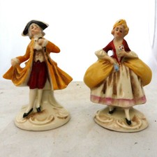 FIGURINE EN PORCELAINE - COUPLE ROMANTIQUE SIGNATURE ALLEMANDE 7 cm