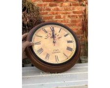Horloge murale en bois