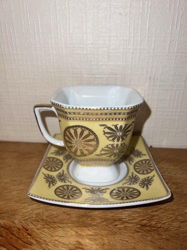 Tasse sous doré et - tasse,