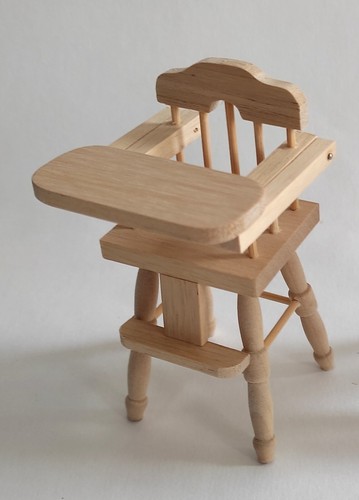 Chaise haute pour bébé - haute,
