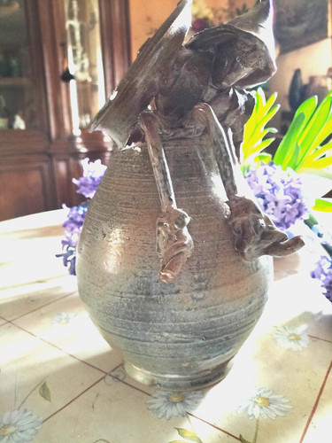 Superbe curieux vase signé - et,
