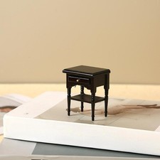 Table de chevet miniature