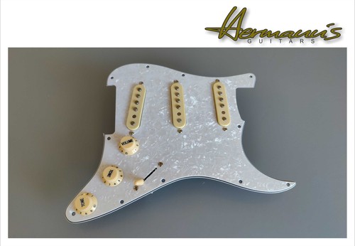 Strat pickguard blanc pearl - pickguard,