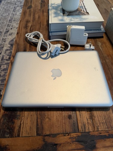 Apple macbook pro - inch, late