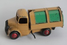 DINKY TOYS Véhicule miniature Camion Benne à ordures Bedford Jouet (57440)