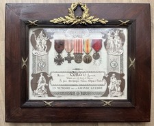 Cadre avec médailles militaires de la guerre 14/18