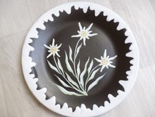 assiette à décor d'Edelweiss, DESVRES, G. FOURMAINTRAUX, années 60