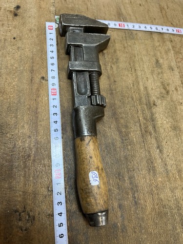 Old tool outil - outil, clé