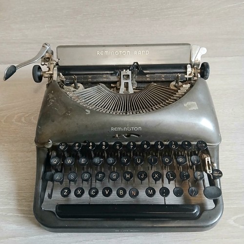 1947 remington rand typewriter - remington,