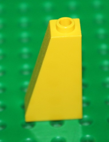 Lego yellow slope - 75, 2x1x3