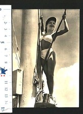 Jeune Femme En Maillot De Bain