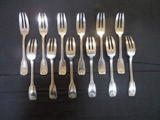 12 FOURCHETTES A DESSERT /GATEAUX MODELE COQUILLE  METAL ARGENTE BELLE BRILLANCE