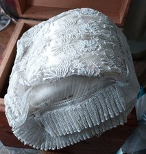 Collection coiffe  . Coiffe ancienne dans sa boite d'origine en bois