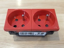 Prise double Legrand mosaic - 2 x 2p+t à détrompage 4 modules - rouge REF:077152