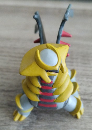 Figurine pokémon giratina - figurine,