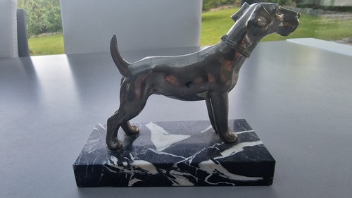 Sculpture vintage chien en - de,