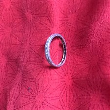 Alliance en or gris 18K (750) sertie de diamants tour de doigt 52