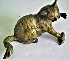 Bronze de vienne chat attrapant une souris