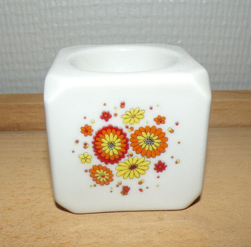 Coquetier porcelaine - , de