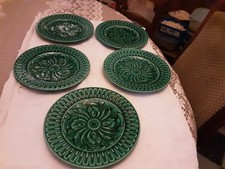 5 ASSIETTES VERTES ANCIENNES