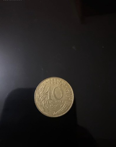 Pièce francs dorée - de,