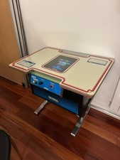 Jeux table Arcade cocktail Cosmic monsters de Universal co LTD de 1979