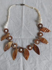 COLLIER  DE PERLES EN PIERRE