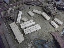 1 LOT DE PALETTES DE BOIS POUR SCIERIES EN HO ( voir video )