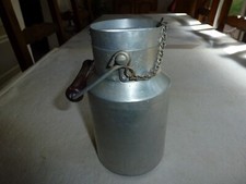 SUPERBE PETIT POT A LAIT EN