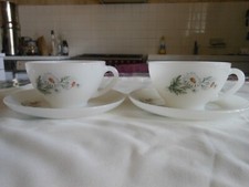 2 tasses à thé  et sous