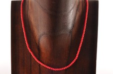 Collier non teint corail rouge