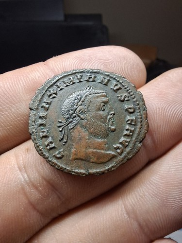 Follis galère genio augusti - ,