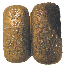 boite à priser ou à pilules en LAITON travaillée en relief 18 èmes - N°2