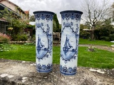 Paire de vases Delft décor marine bleue