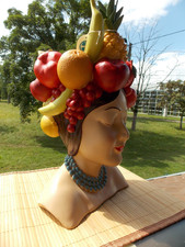 Superbe vase tète de femme et fruits en résine, neuf, hauteur 37cm ,idée cadeau