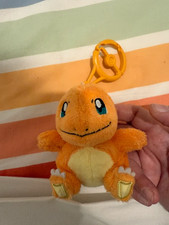 Peluche Pokémon center salameche pokeball