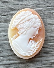 Petit Camée En Coquillage