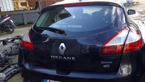 Malle hayon arriere renault - malle/hayon,