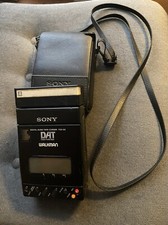 Magnétophone à bande audio numérique Sony DAT TCD-D3 Walkman et micro Sennheiser.
