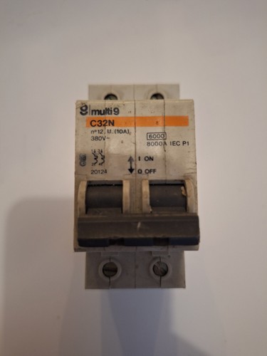 Disjoncteur bipolaire c32n 10a - disjoncteur,