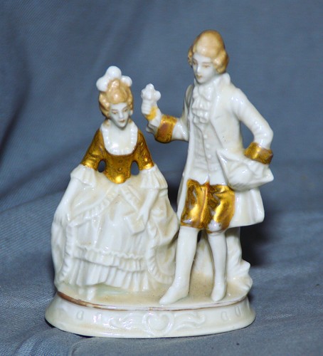 Figurine porcelaine antique - en,