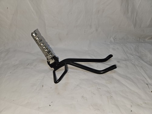Platine repose pied - pied, arriere