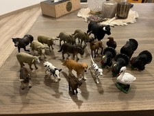? Lot de 20 figurines animaux de la ferme (Schleich / Papo) ?
