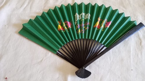 Perrier éventail publicitaire