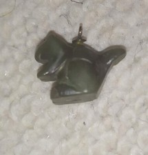 Pendentif écureuil Sculpté Épinards Vert Jade Pierre